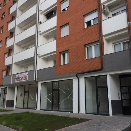 Apartment Guri Pristina Buitenkant foto