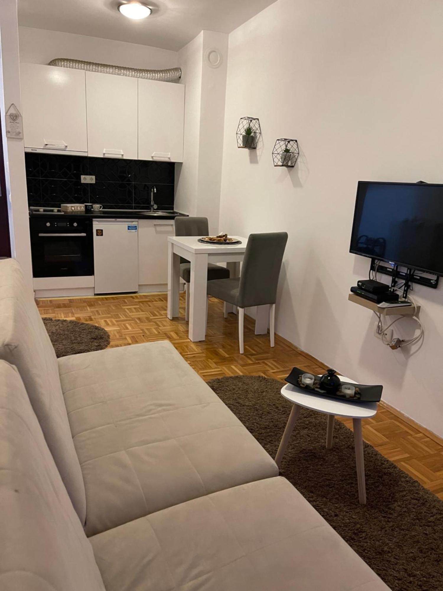 Apartment Guri Pristina Buitenkant foto