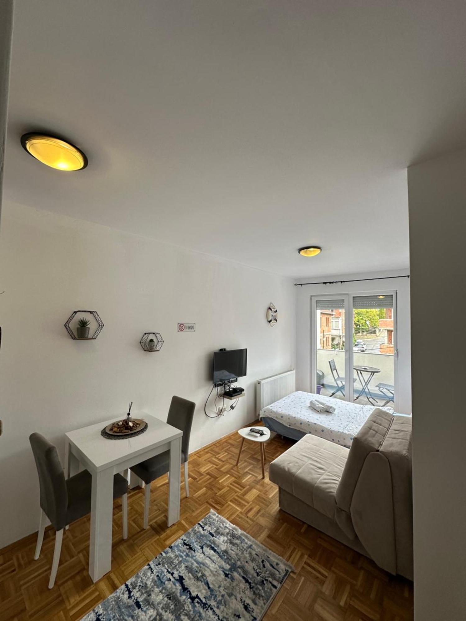 Apartment Guri Pristina Buitenkant foto